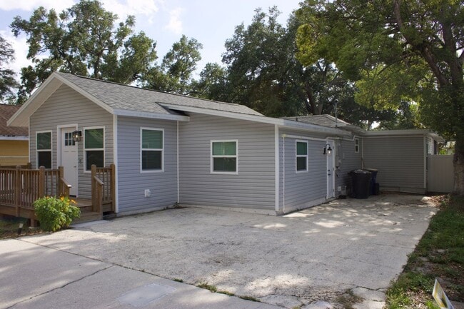 Building Photo - 1574 Ewing Ave