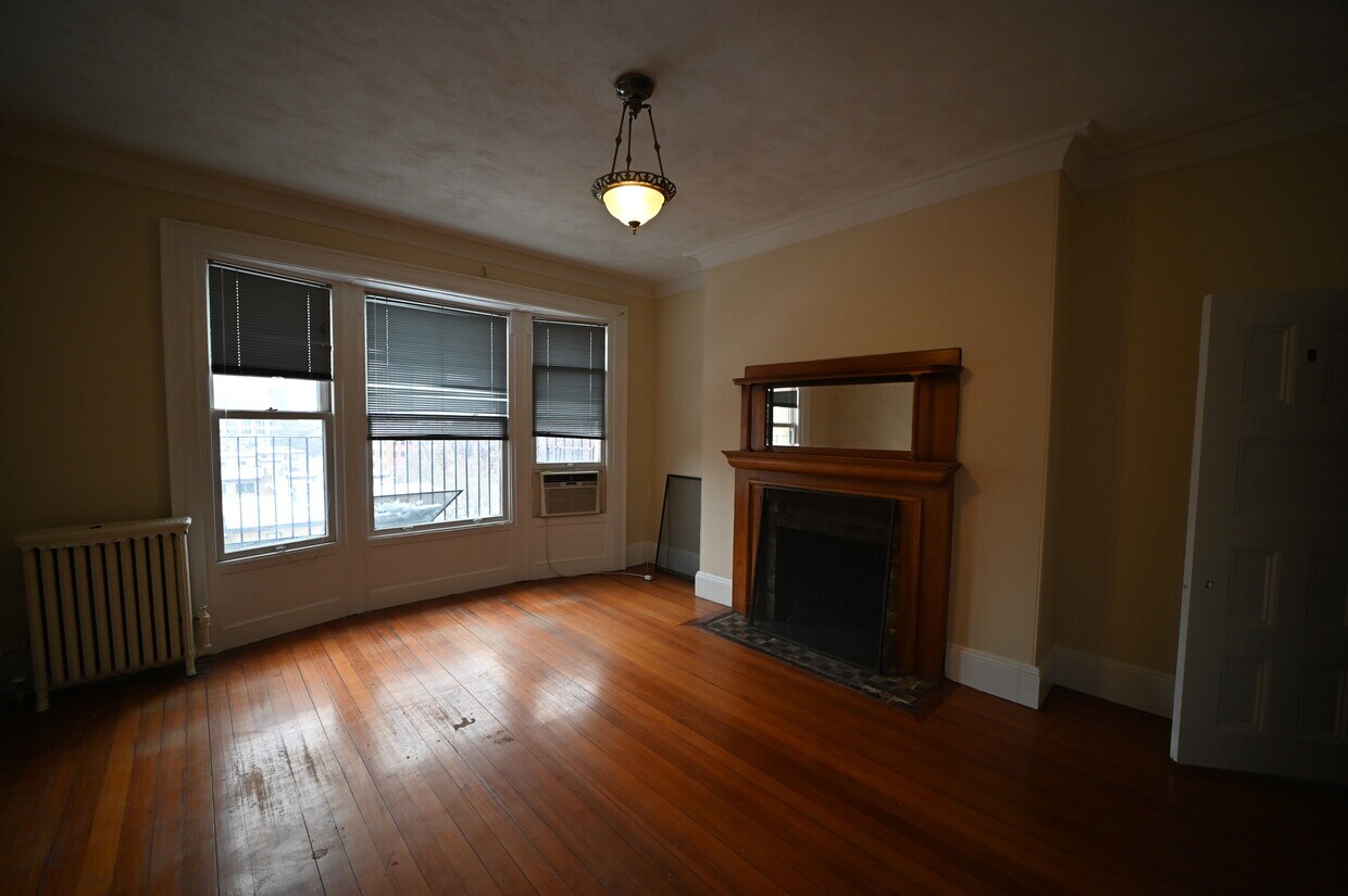 Primary Photo - 1513 Washington St
