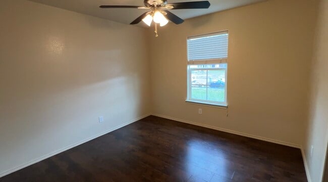 Foto del edificio - 8824 Cowboy Rose Ln