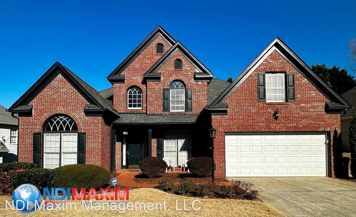 3 br, 2.5 bath House 246 Towne Park Dr House Rental in