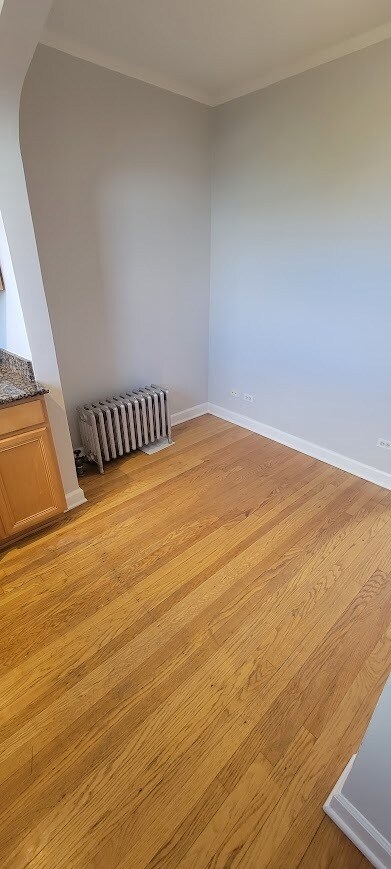 Foto del edificio - 2922.5 N Sacramento Ave