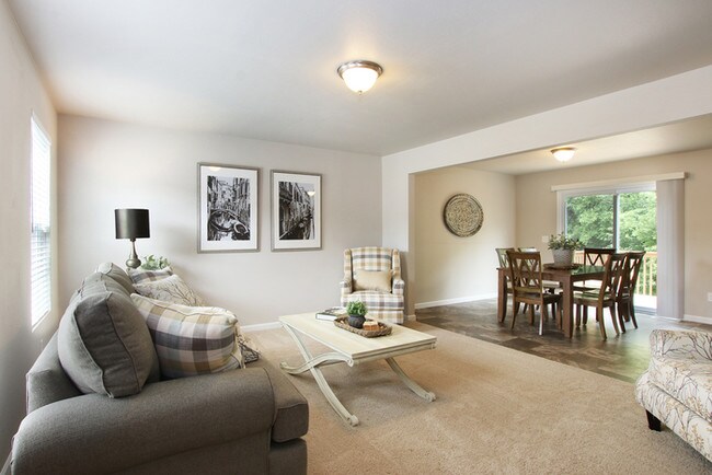 Foto del edificio - 330 Wagon Wheel Ct