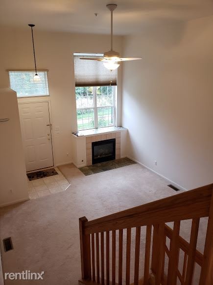 Building Photo - 2 br, 1.5 bath  - 1933 Lindsay Ln