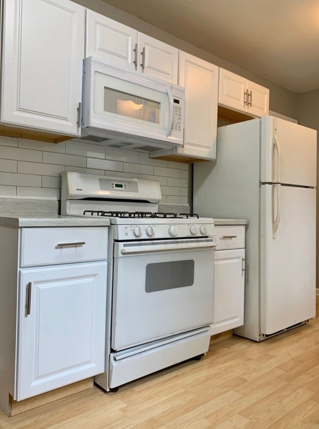 Building Photo - 3815 Xenia Ave N