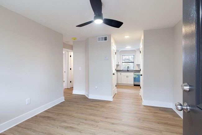 Foto del edificio - 396 Linden Ave NE