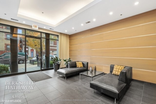 Foto del edificio - 550 W Wellington Ave