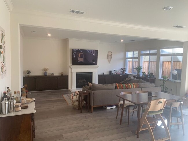 Building Photo - Beautiful K Section House Available Soon!