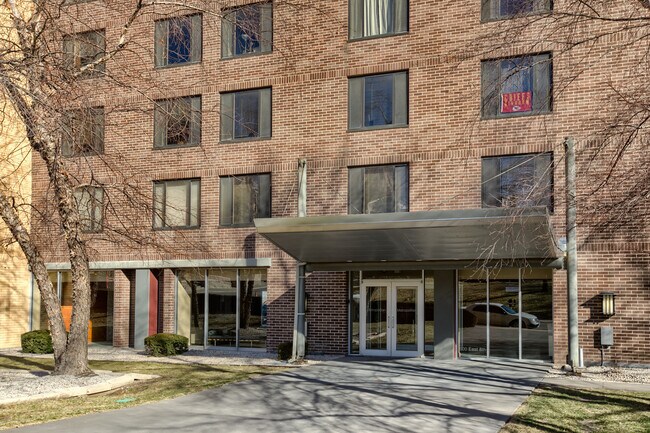 Foto del edificio - 600 E 8th St