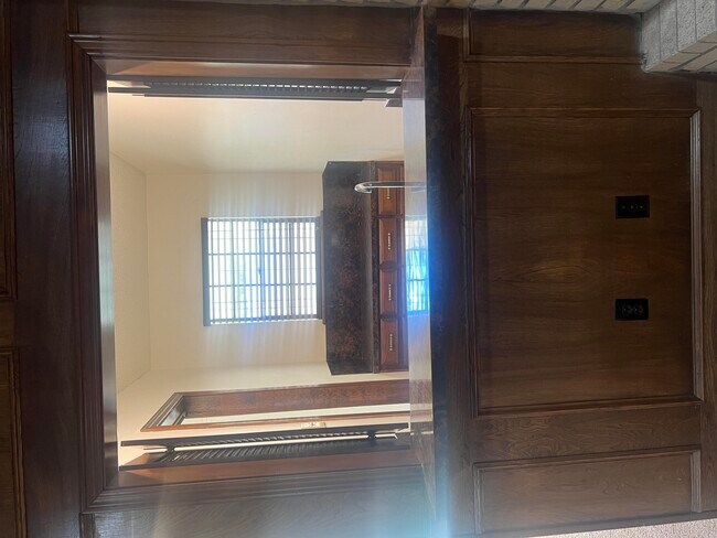 Foto del edificio - 5715 69th St