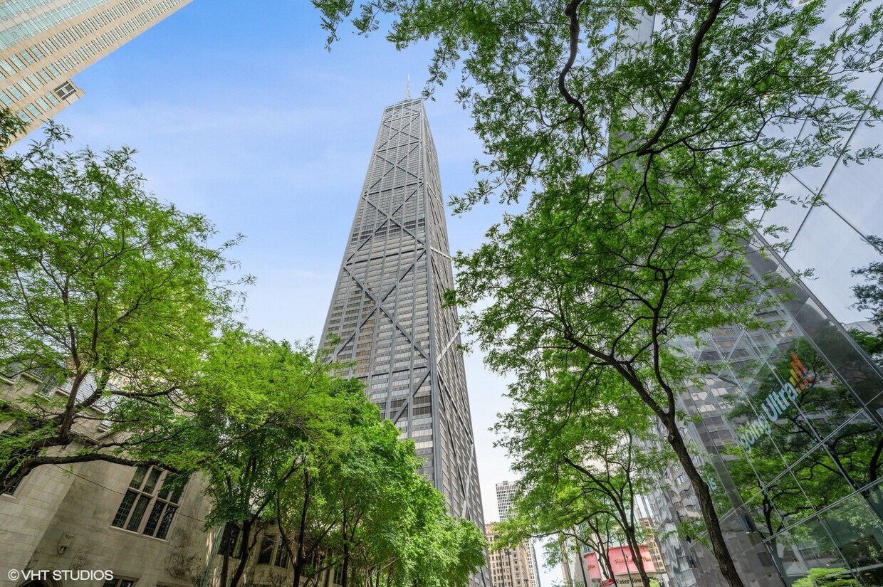 Foto principal - 175 E Delaware Pl