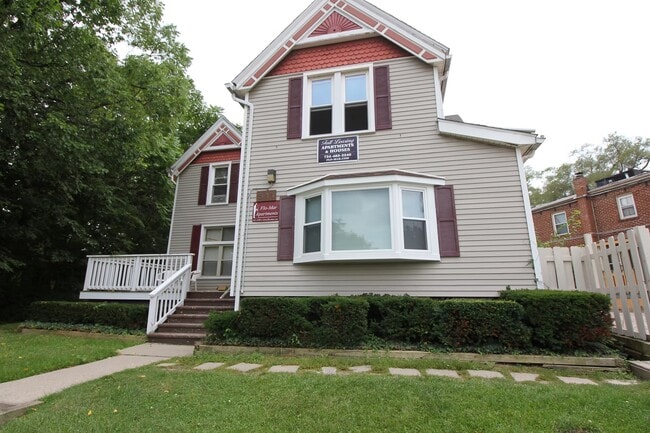 front of house - 811 Washtenaw Ave