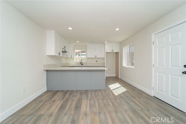 Building Photo - 7420 S Hobart Blvd
