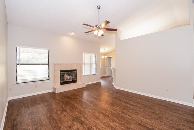 Foto del edificio - 3413 Deerfield Pointe Dr