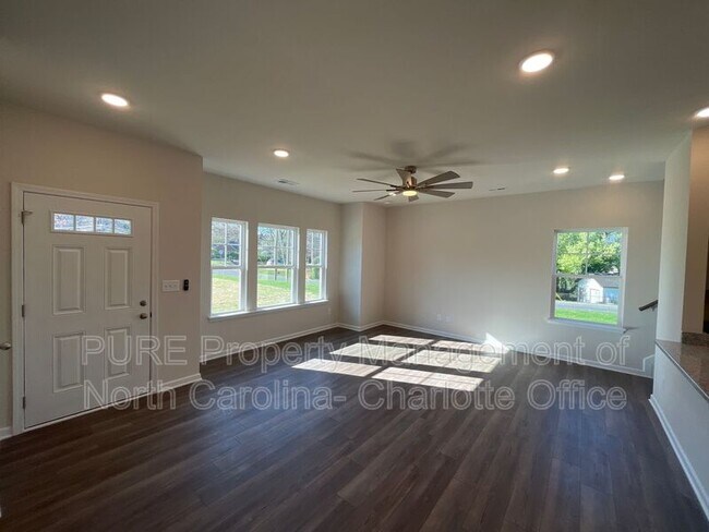 Photo - 1106 Foundry Dr Townhome