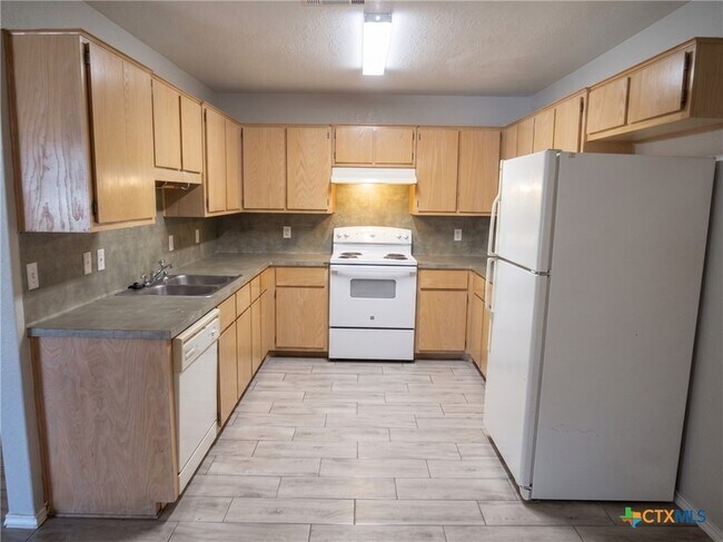 Foto del edificio - 2704 Edgefield St