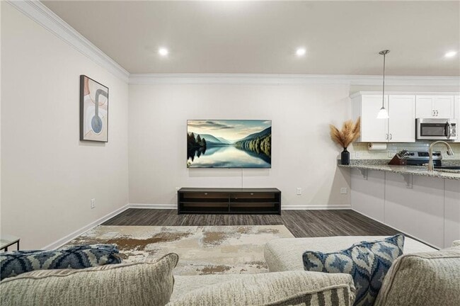 Building Photo - 2070 Ravencliff Dr