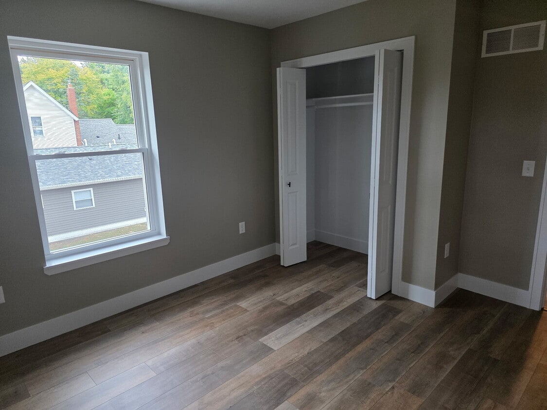 Foto principal - 609 Detroit St