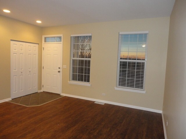 Foto del edificio - 2062 Middlebury Dr