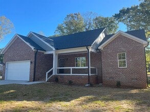 Building Photo - 205 Martingale Dr