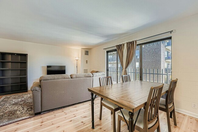 Photo - 460 S Marion St Pkwy Apartment