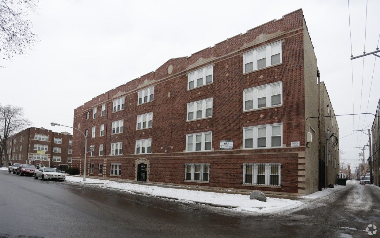 Building Photo - 7649-7657 S Phillips Ave