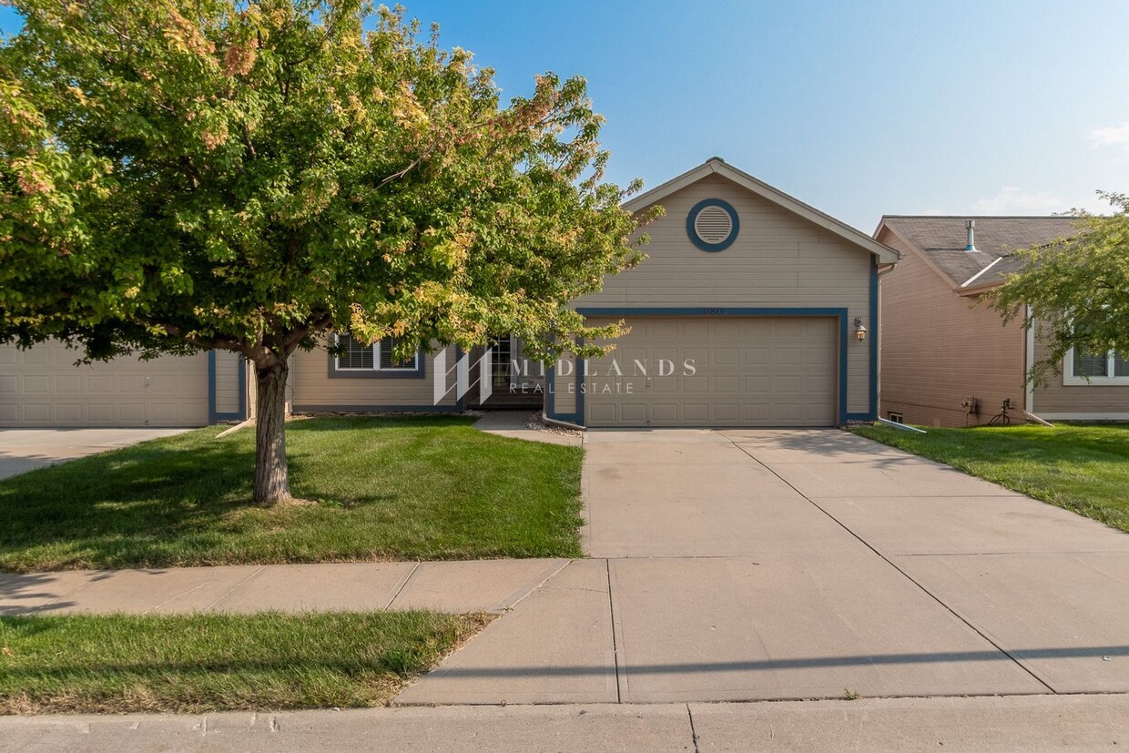 Primary Photo - Ranch Townhome in Shadow View