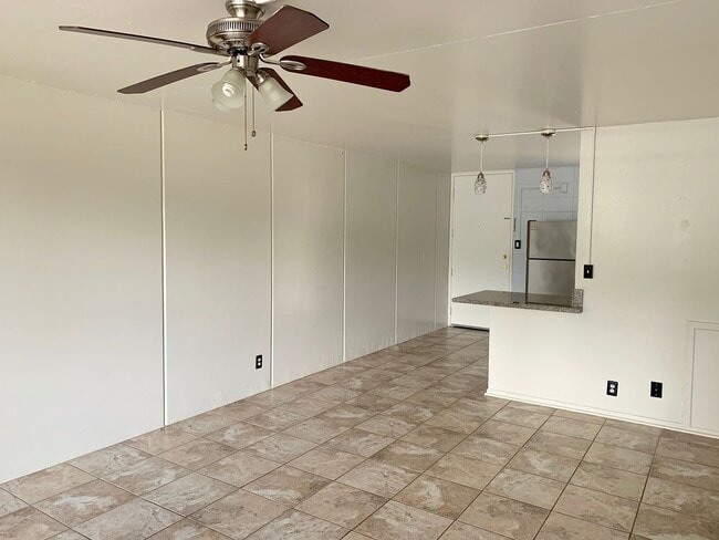 Foto del edificio - 2 Bedroom/1 Bath/1 parking Cathedral Point...