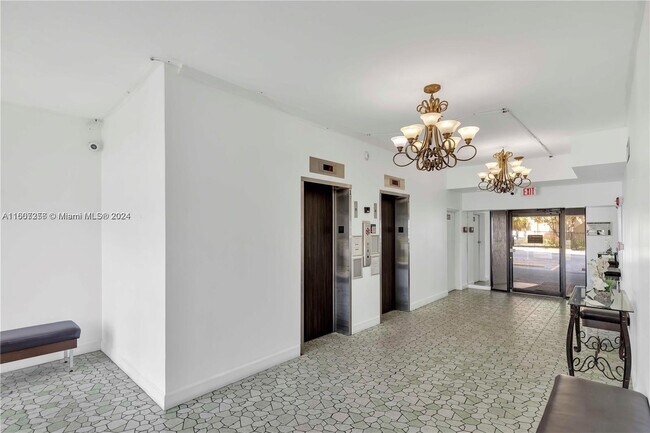 Building Photo - 1465 NE 123rd St