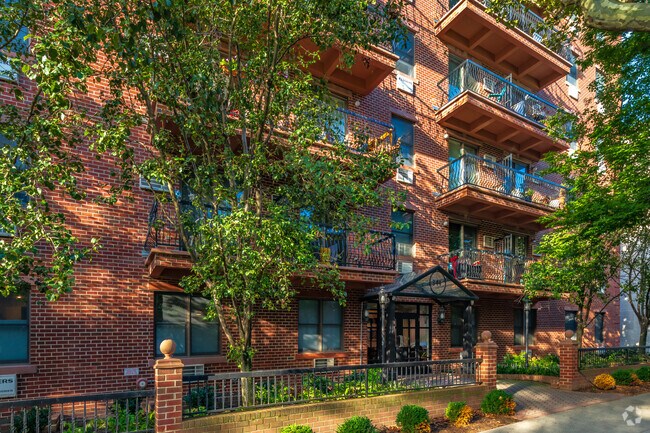 Building Photo - 344 Degraw St