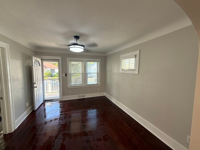 Foto del edificio - 22114 Rosedale St