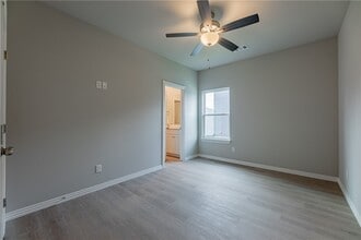 Building Photo - 1704 SW Casuarina Dr
