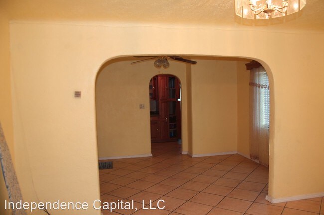 Building Photo - 502 W Animas St