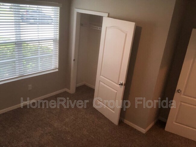Foto del edificio - 9052 Tuscan Cypress St