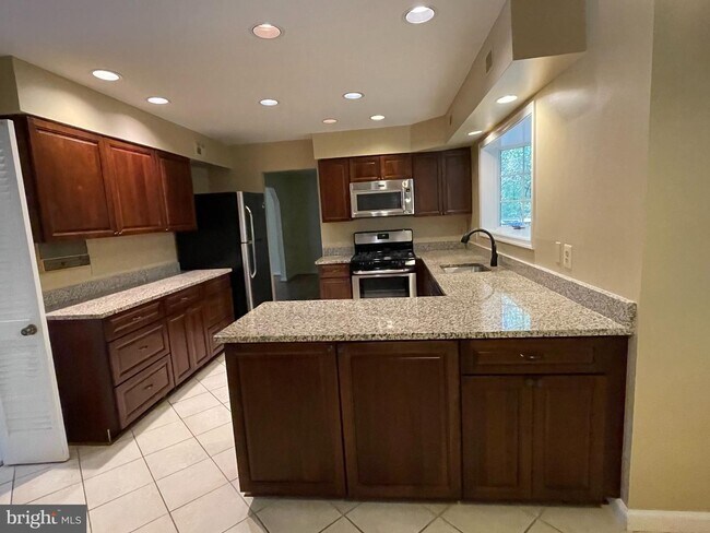 Foto del edificio - 8112 Paisley Pl