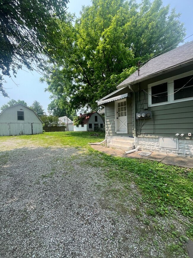 Building Photo - 522 W Harrison Ave