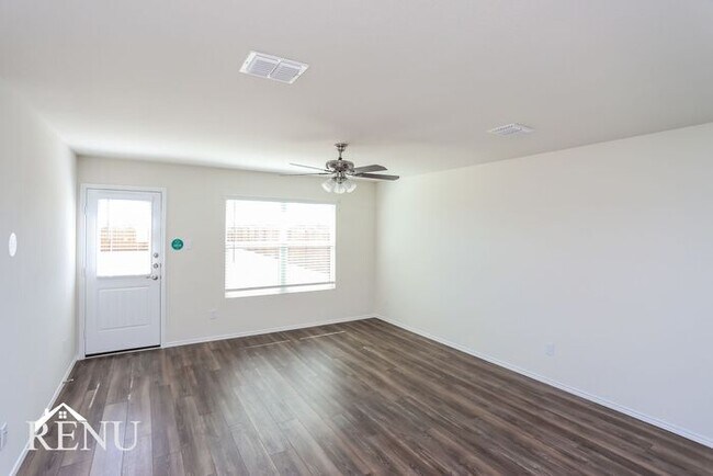 Foto del edificio - 4101 Wintergreen Dr