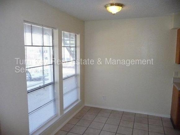 Building Photo - 8129 Foxfire Ln