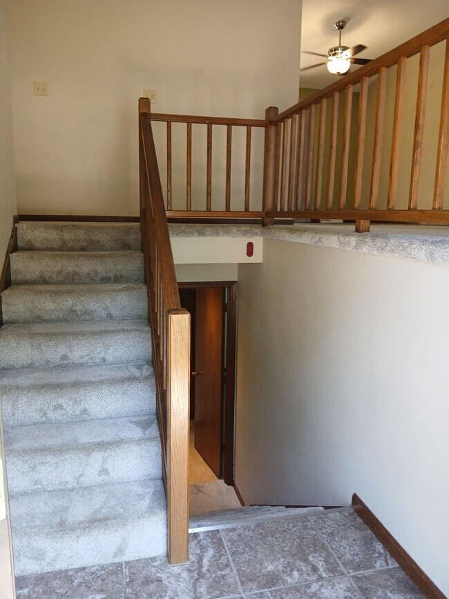 Foto del edificio - 3 bedrooms, 2 bathrooms, 2 car garage with fenced in yard!