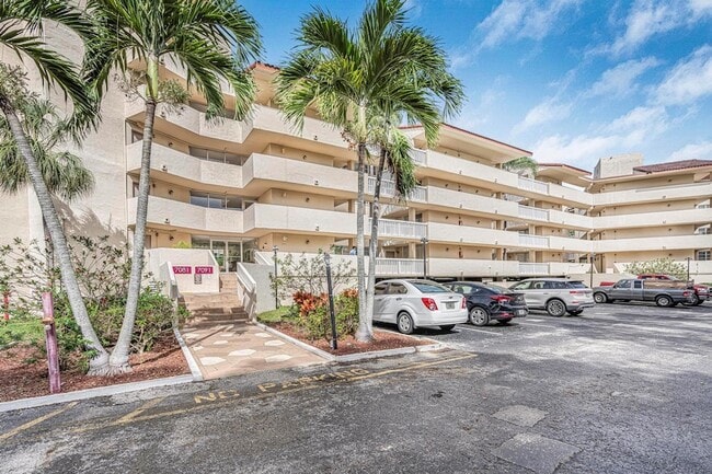 Building Photo - 7081 Environ Blvd