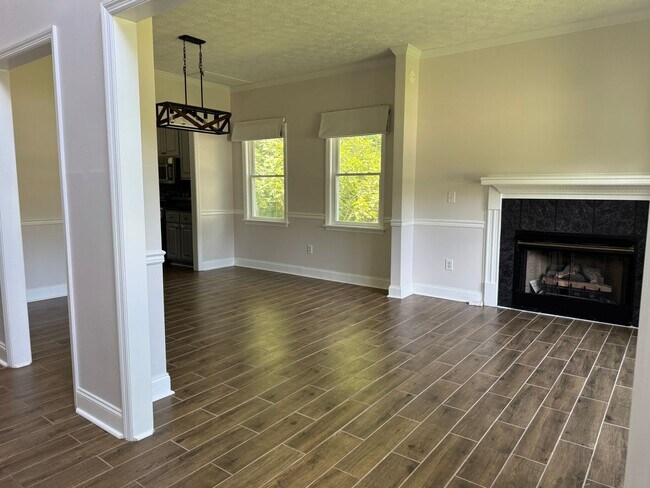 Building Photo - 116 Realini Dr