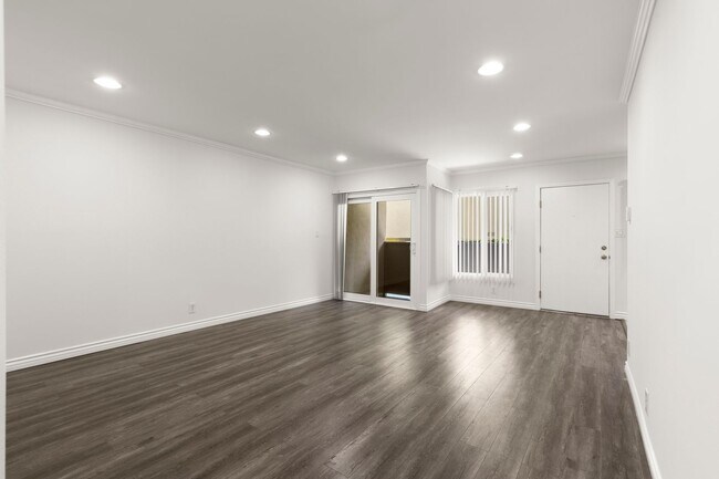 Foto del interior - 547 N Flores St