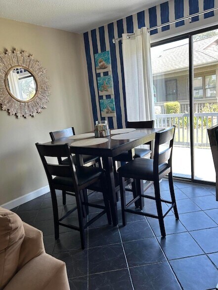 Foto del edificio - 35 Foxcroft Ln