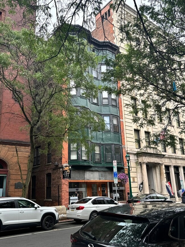 Building Photo - 317 Montgomery St