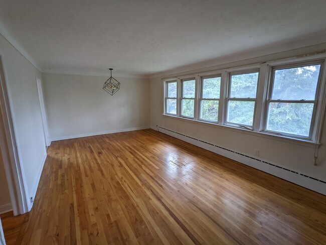 Building Photo - 1130 Aldea Ave