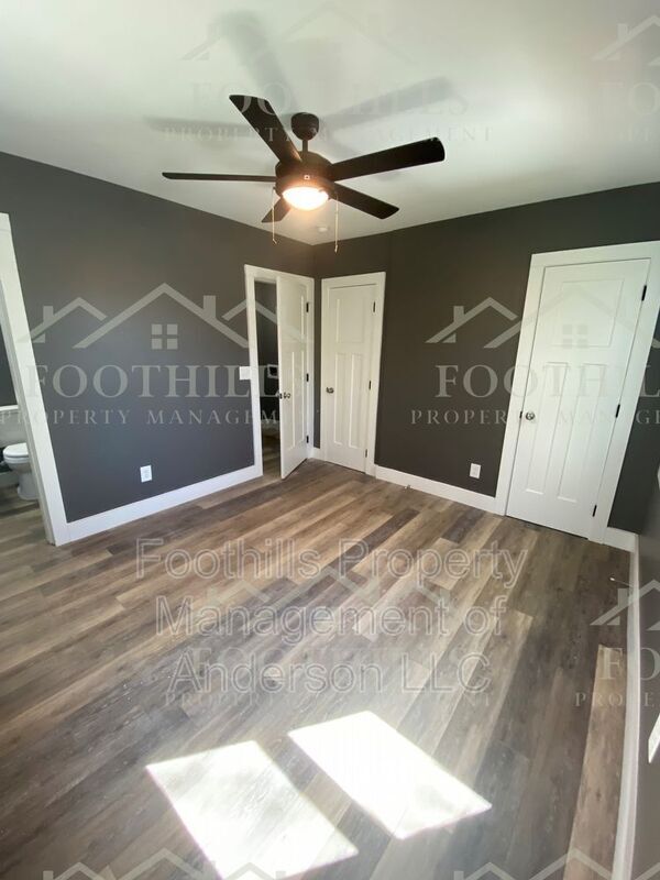 Building Photo - 408 Moultrie Square