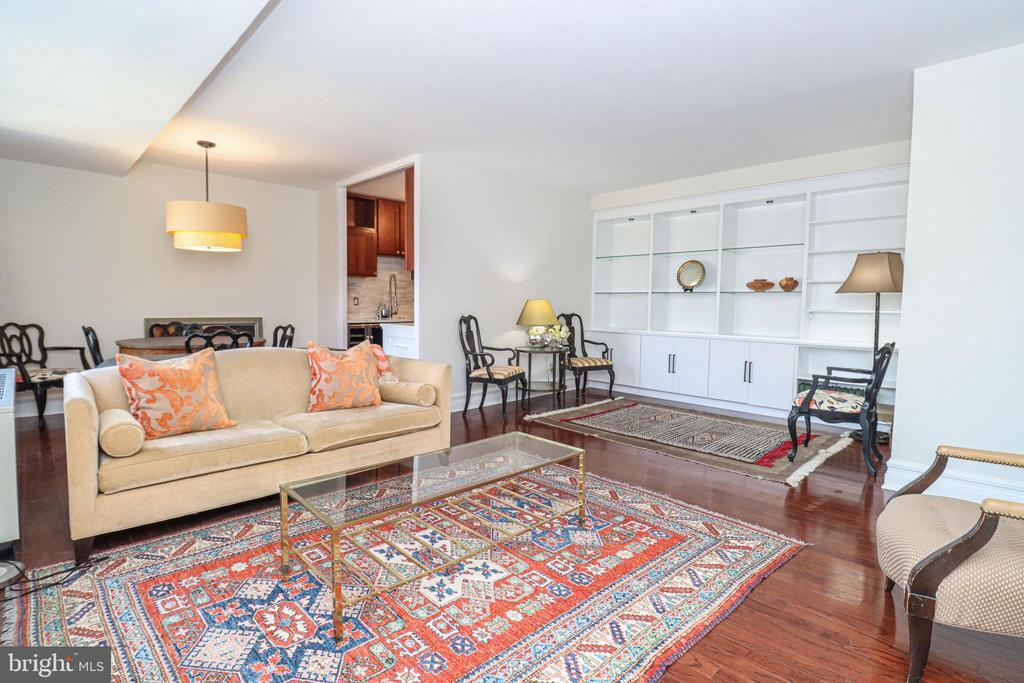 Foto principal - 4740 Connecticut Ave NW