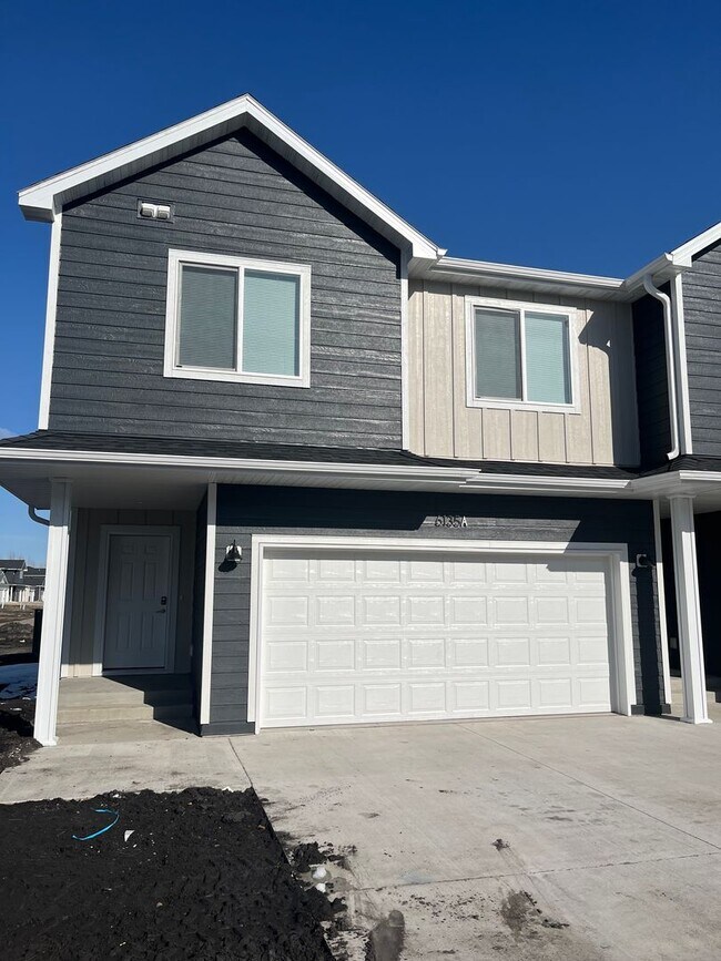 Building Photo - The Wilds Townhomes