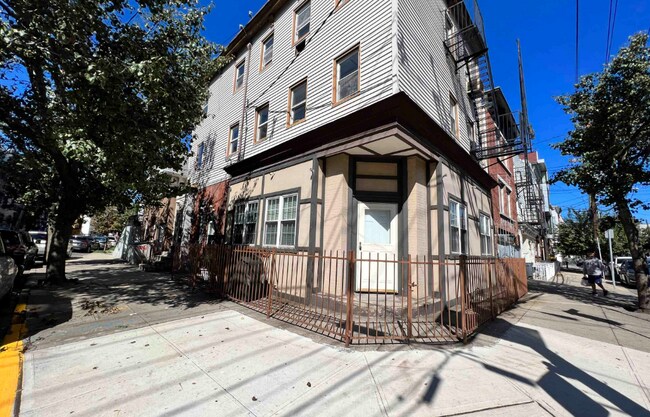 Building Photo - 394 2nd St