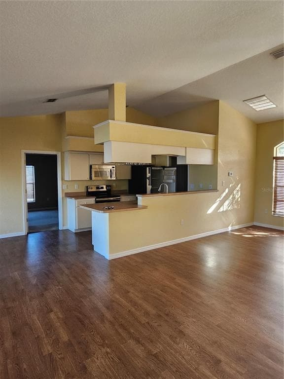 Building Photo - 391 Azui St