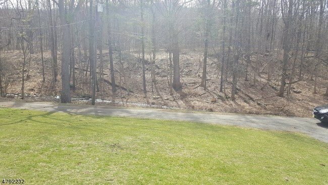 Building Photo - 3 Tracy Ln